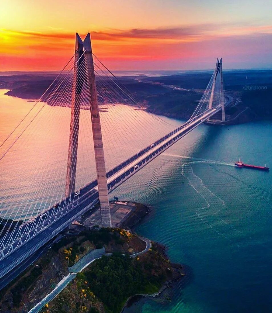 Как называется мост через босфор. Босфорский мост в стамбуле. мост султана селима грозного через босфор. вантовый мост стамбул босфор. мост султана селима в стамбуле.
