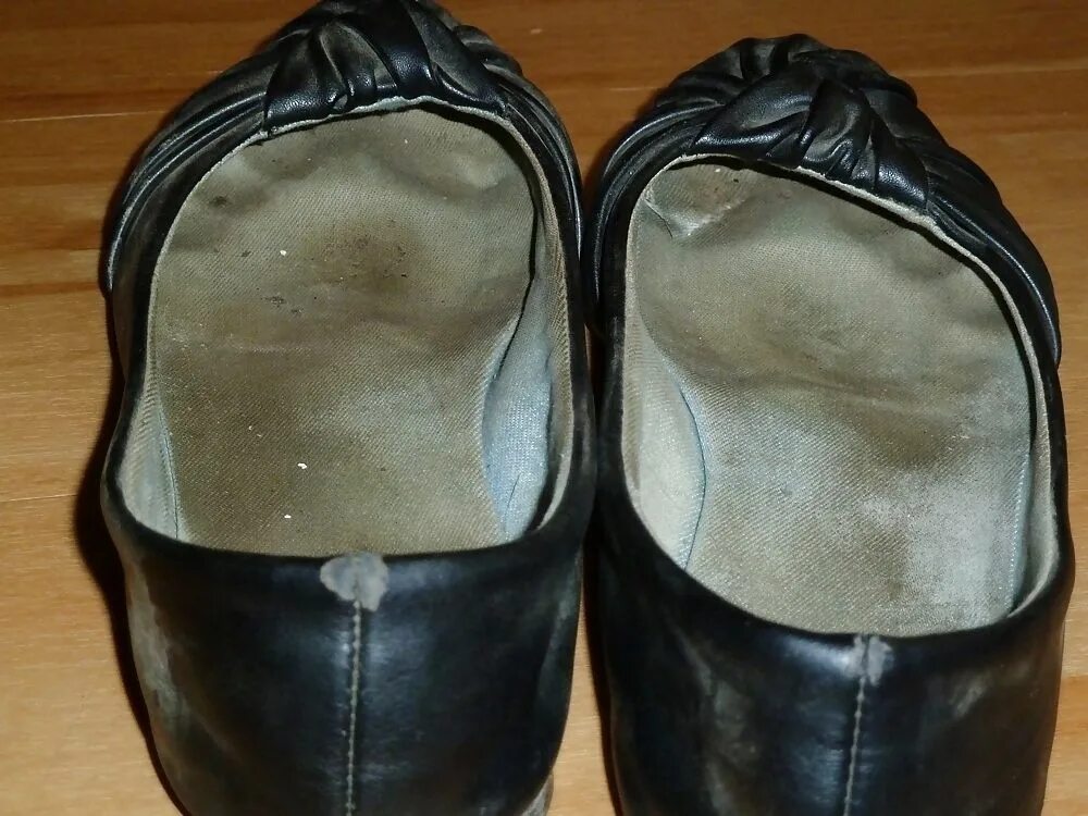 Well worn Shoes Flats. Feet smelly обувь. Smelly well worn Suede Shoes. Мои старые балетки. Dirty worn