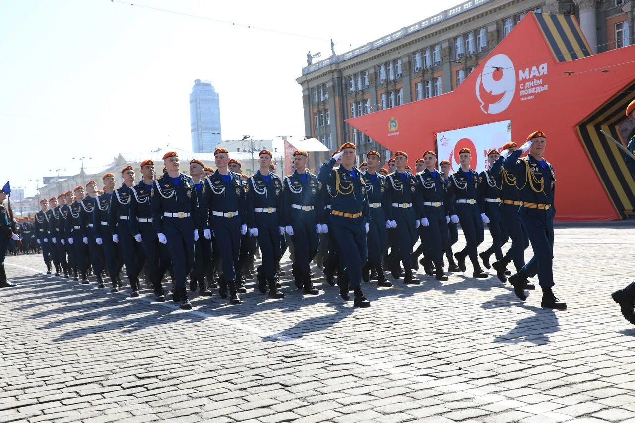 5 мая екатеринбург. Парад Победы в Екатеринбурге 2023 МЧС. Парад МЧС. Парад Победы 2023 года. Парад 9 мая Екатеринбург.