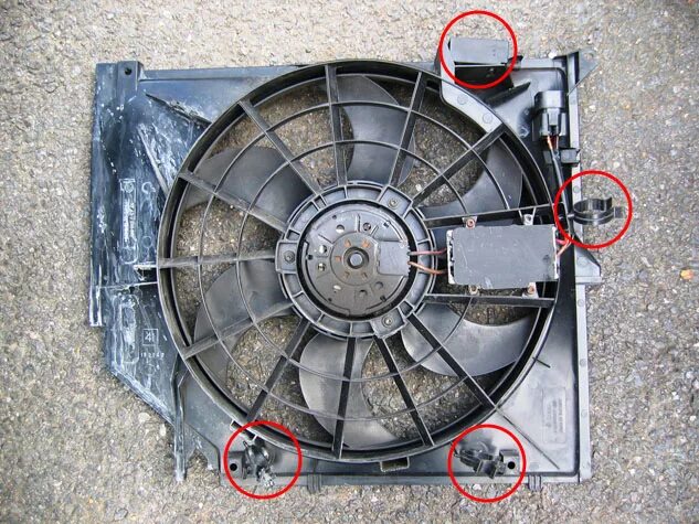 Почему часто включается вентилятор охлаждения. Вентилятор БМВ е46. BMW e46 электровентилятор кондиционера. Эл.вентилятор охлаждения двигателя БМВ е46. Вентилятор охлаждения BMW e46.