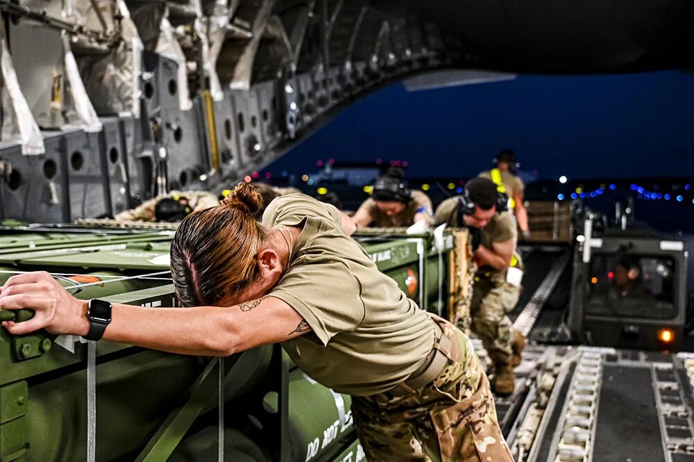 Военная техника США. Американские военные. Американские военнослужащие. Американское оружие современное. Сша предупредили о новых терактах