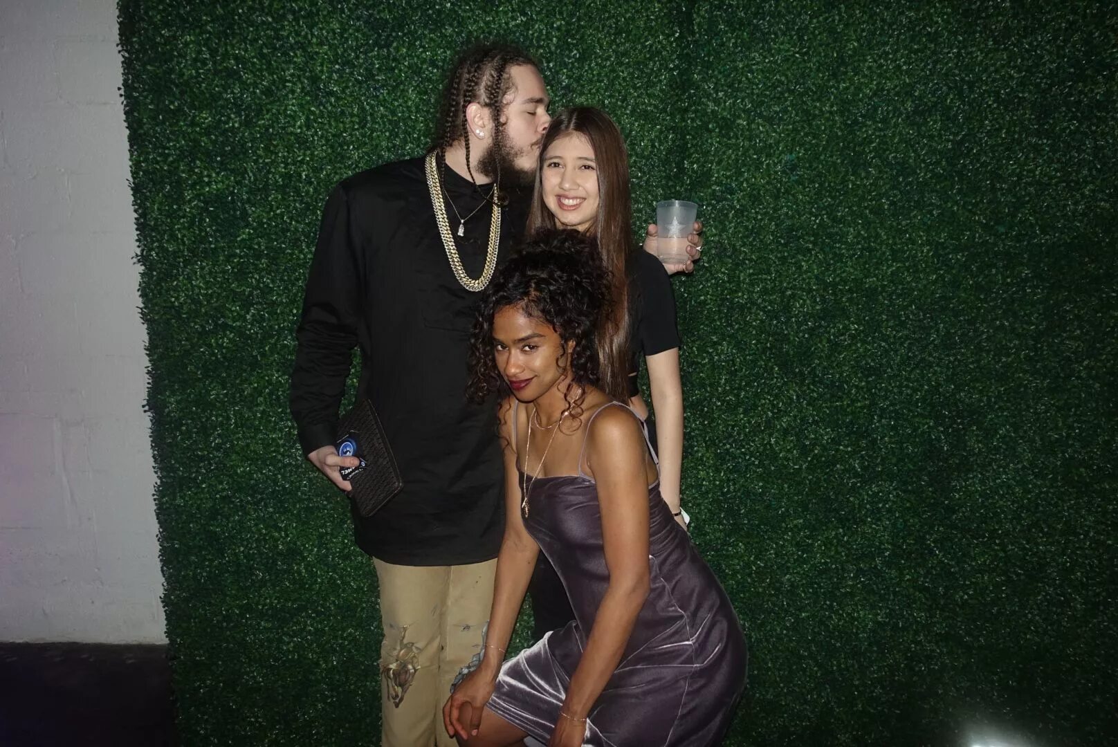 Пост состояние. Эшлин диас и пост малон. post malone с девушкой. post malone и его девушка эшли. пост малон и его девушка.