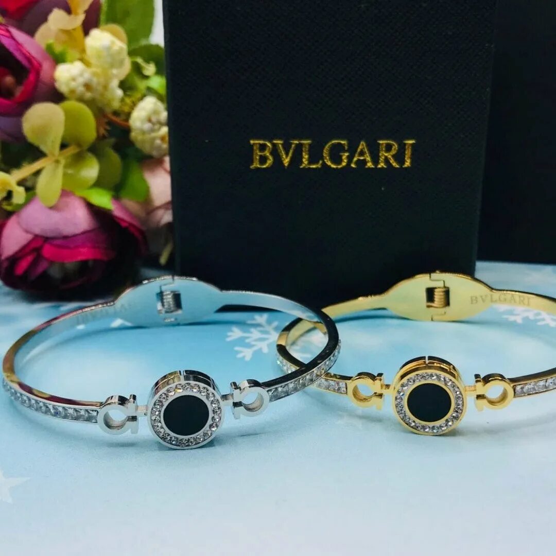 Украшение bulgary. Браслет булгари бизеро. Bvlgari браслет fe2pv5. Браслеты булгари, Версаче. Bvlgari браслет b55.