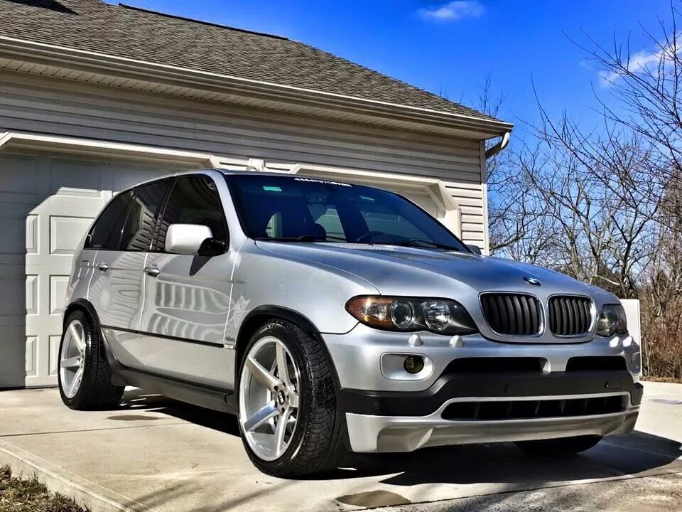 Bmw x5 le mans. Бмв х5 е53. бмв x5 e53. bmw x5 e53 4.8. bmw e53 рестайлинг.