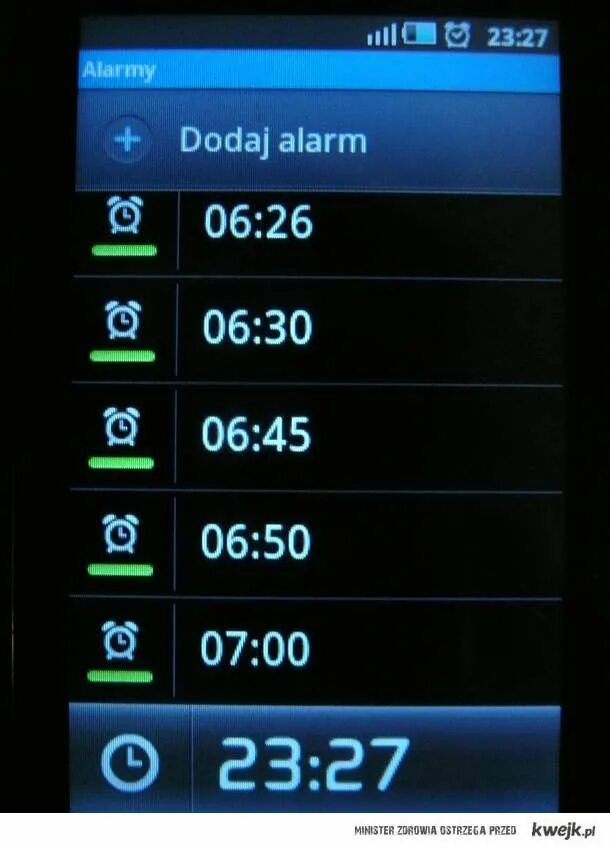 Поставь будильник на 6 45. Будильник на телефоне. Приколы про будильник на телефон. Телефон с будильником на экране. 10 Будильников в телефоне.