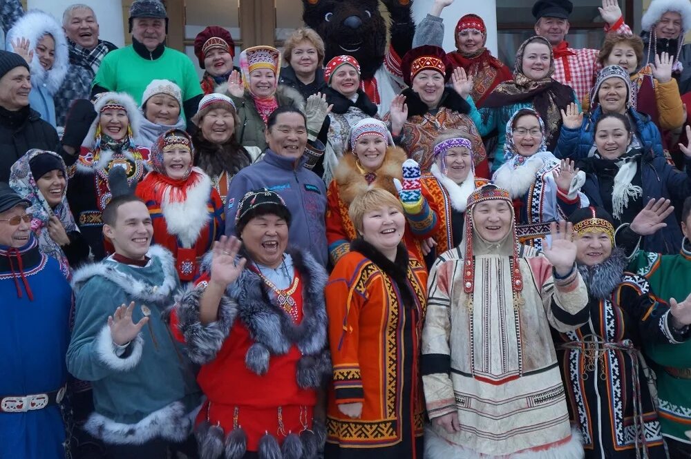 Население дальнего востока самый. Народы Сибири. Жители дальнего Востока. Жители Сибири и дальнего Востока. Народы дальнего Востока.