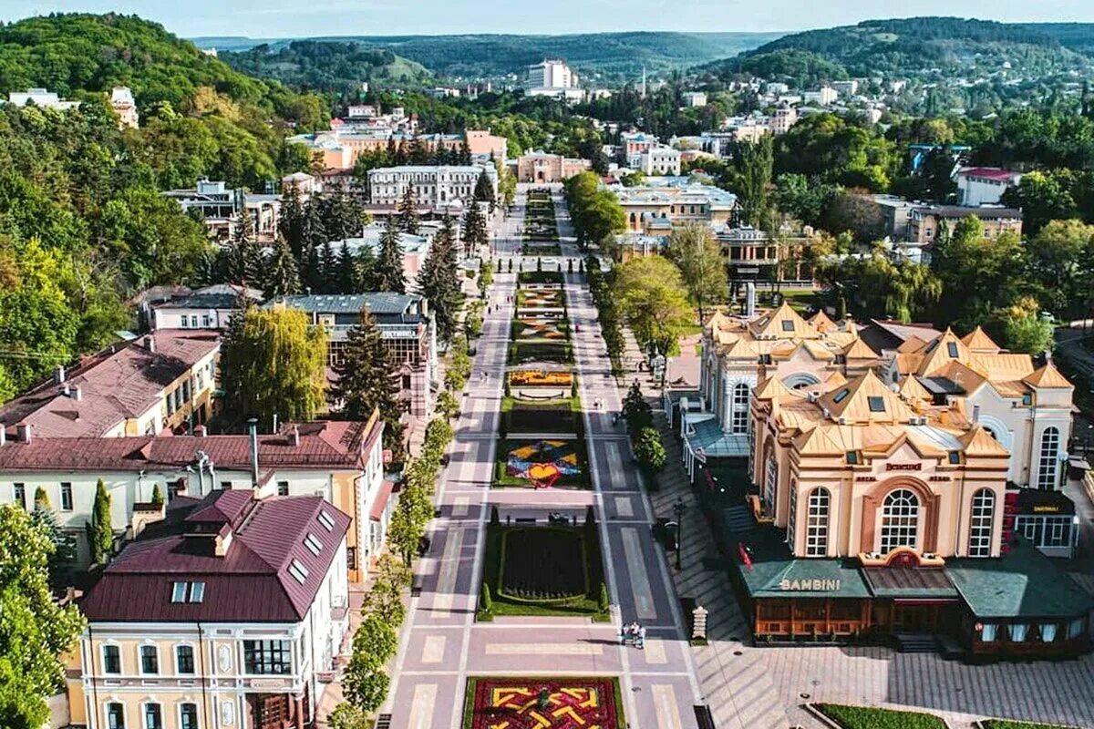 Курортный бульвар Кисловодск. Кисловодск парк Курортный бульвар. Кисловодский Курортный бульвар вид сверху. . Кисловодск, Курортный парк кавказские вид сверху.