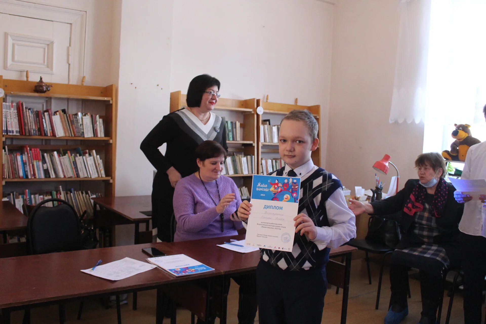 Schools ryazangov. Фото людей в школе. Школа 1 Скопин. Живая классика Скопин 2022 год. Живая классика муниципальный этап 2022.