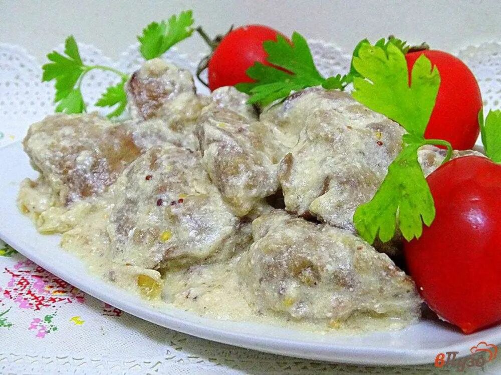 Приготовление куриной печени вкусно. Блюда из куриной печени. Печень куриная на пару. Варёная куриная печень в сливках.