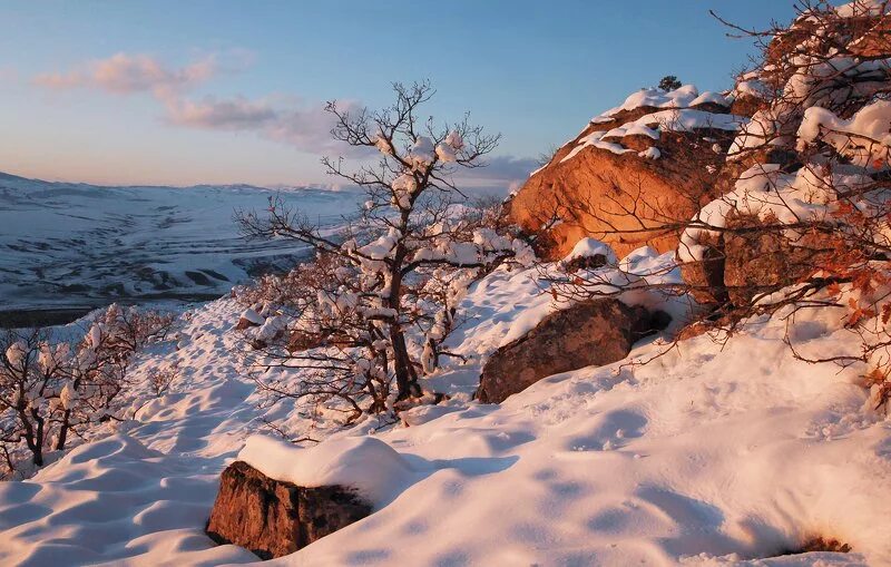 Зима в дагестане. Махачкала горы зимой. Дагестан зимой. Зима в горах Дагестана. Зимние пейзажи Дагестана.