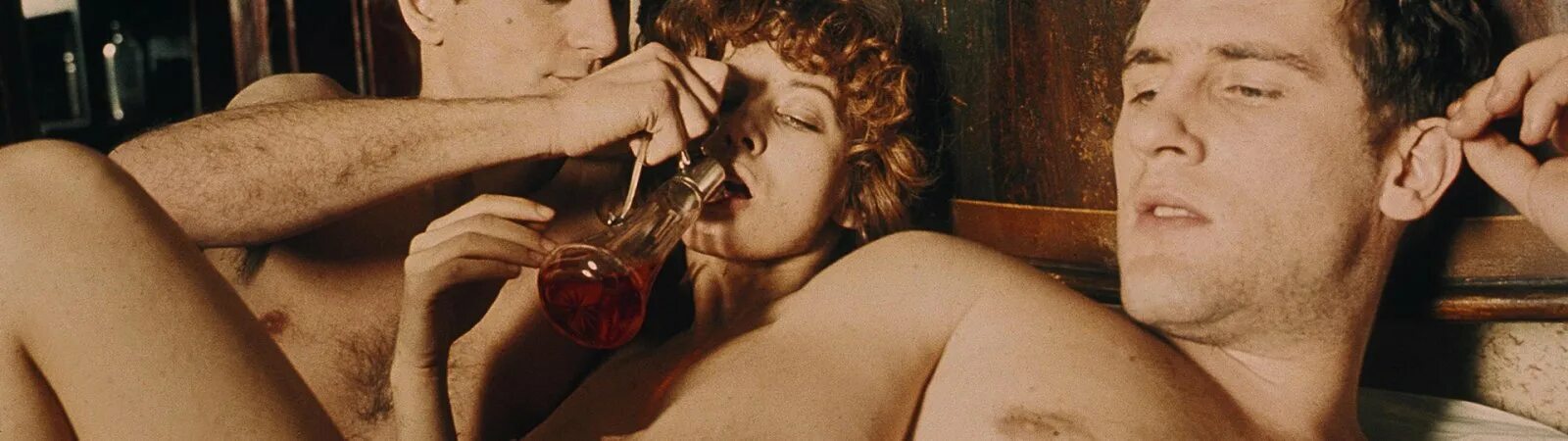 У Девушки Болтается Грудь – Двадцатый Век (1976)