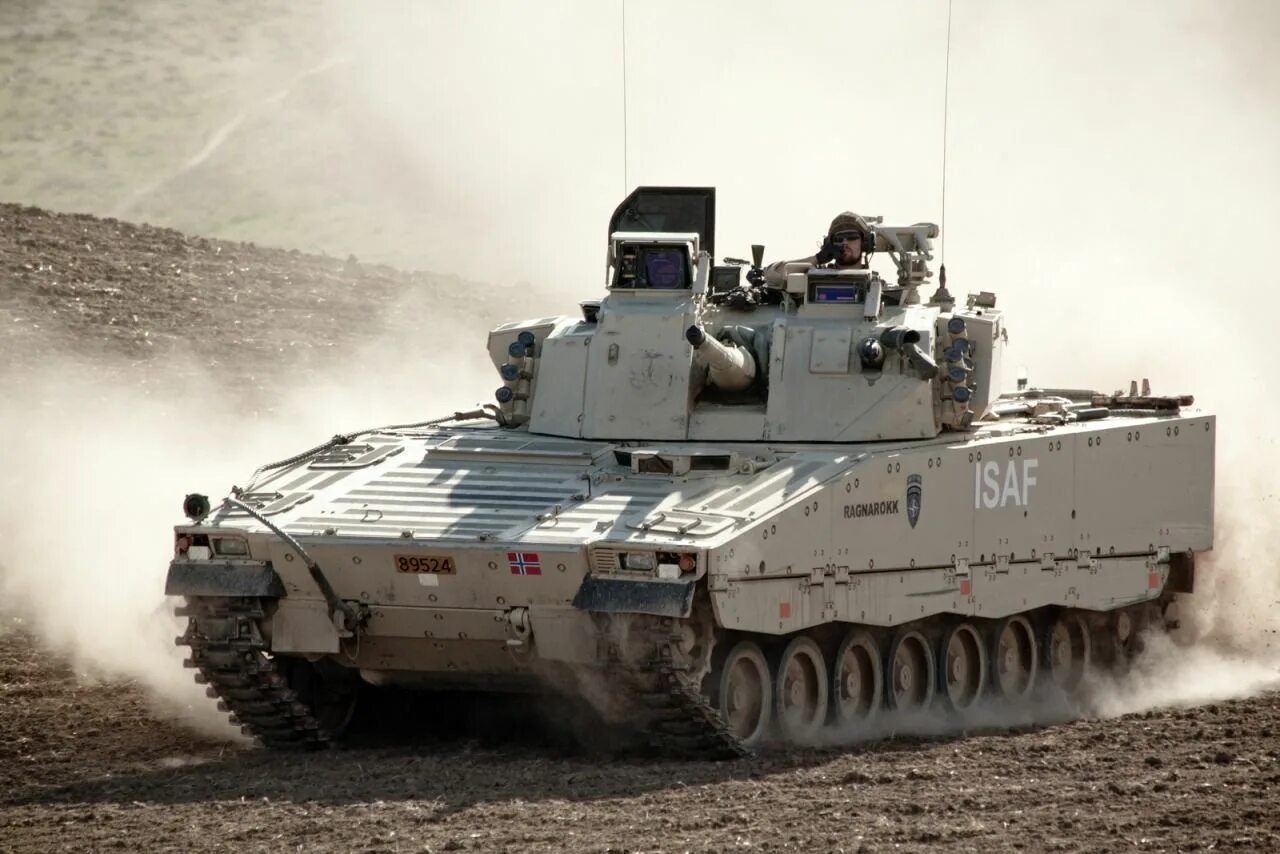 Бмп cv90. Бмп швеции cv90. бмп cv9030. cv90 ifv. танк cv90.