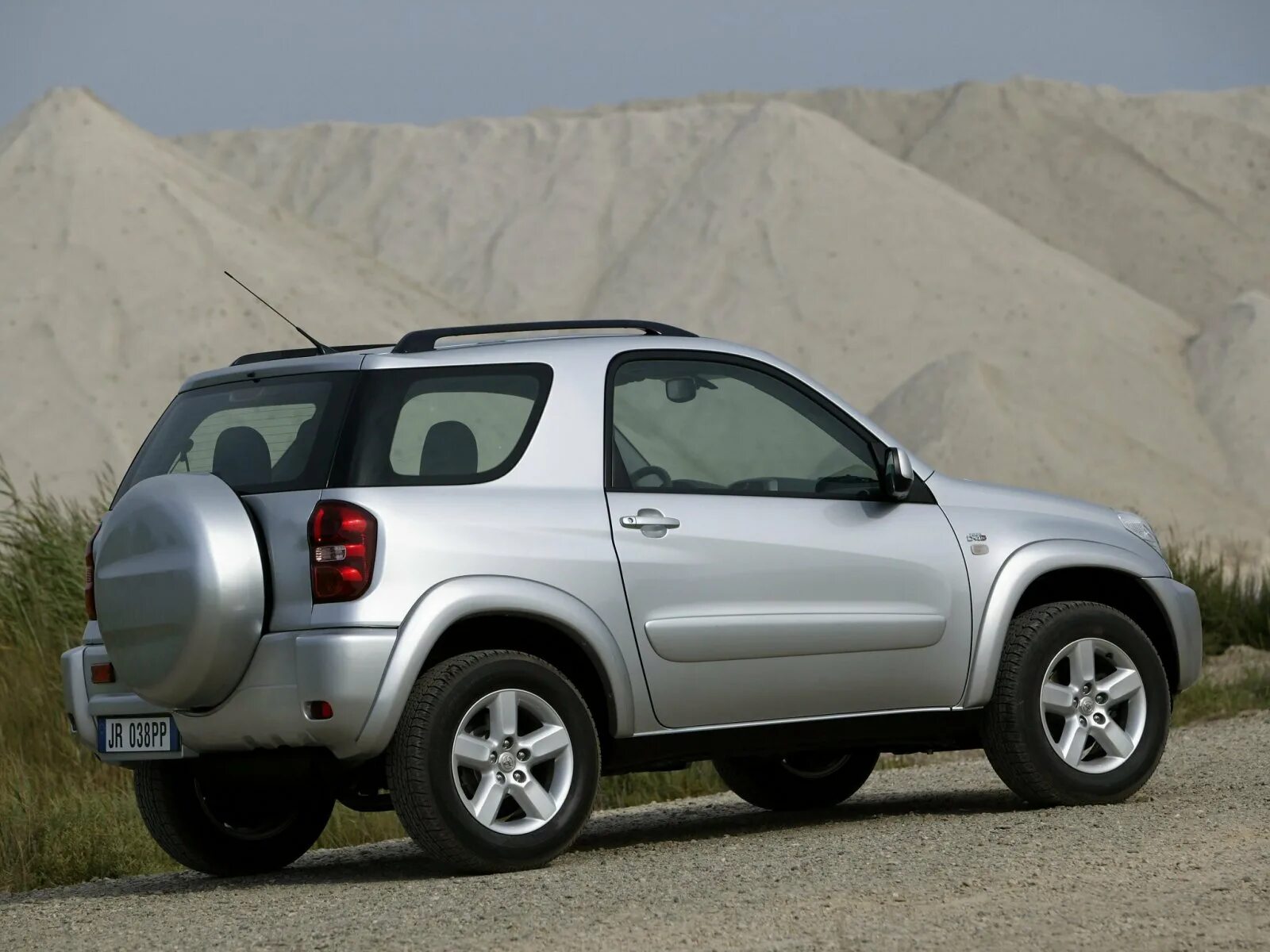 Toyota rav4 3 doors. Рав 4 3 дверный. Toyota rav4 2 3 door. Рав 4 3 дверная. Рав 4 3 дверная.