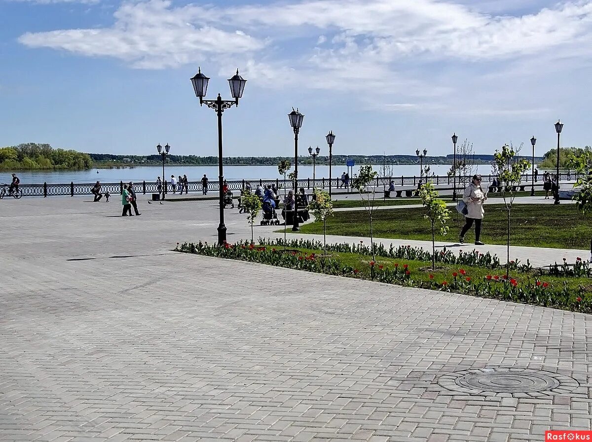 сарапул набережная. набережная кама сарапул. набережная кама сарапул. река кама город сарапул. набережная города сарапула.