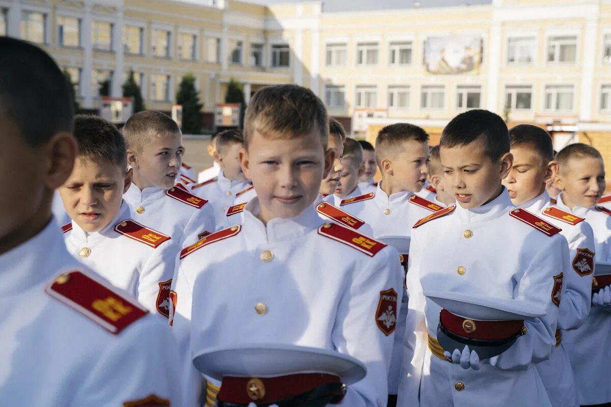 Кадет ворошиловский. Кадетский корпус омск кадеты. омск суворовское военное училище. кадеты оквк.
