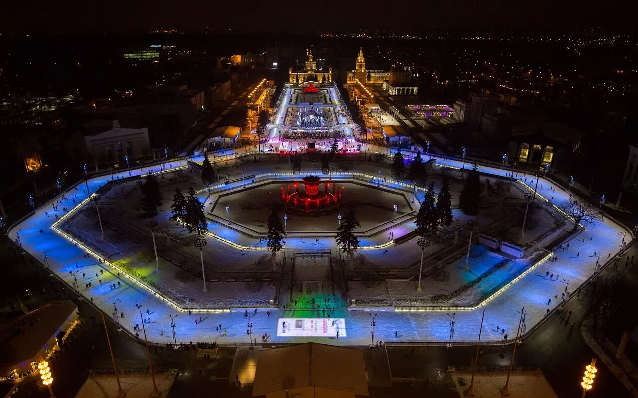 Самый кат. Каток ВДНХ. Парк ВДНХ каток. Московский каток на ВДНХ. Большой каток на ВДНХ.