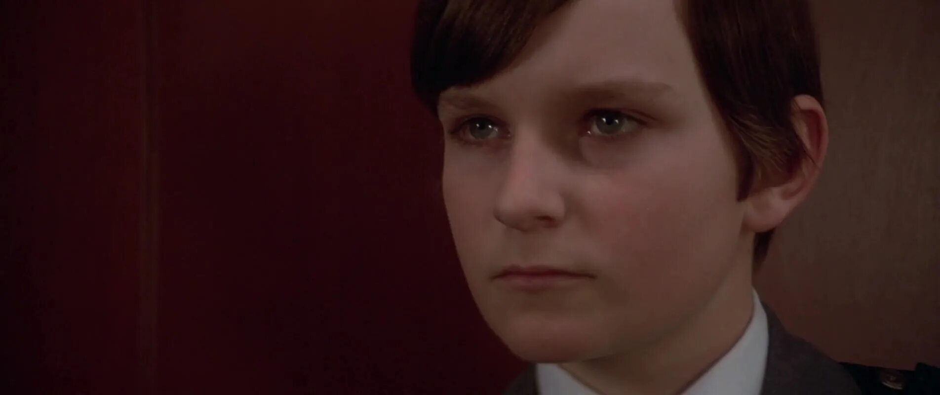 Омен фильм 1976 дэмиен. Дэмиен торн омен 1976. Дэмиена торна. Дэмиен торн омен 2. Омен фильм 1976.