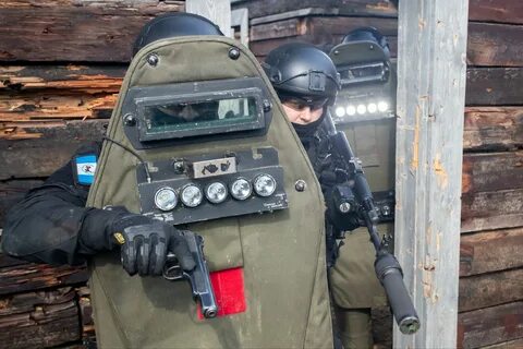 Преобразу мый боец служ т