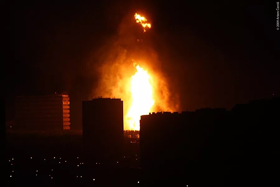 Взрыв газопровода в Москве на Мичуринском 2009. Взрыв газа на Озерной 2009. Взрыв газопровода в Москве в 2009 году. Взрыв газовой трубы на Озерной улице.