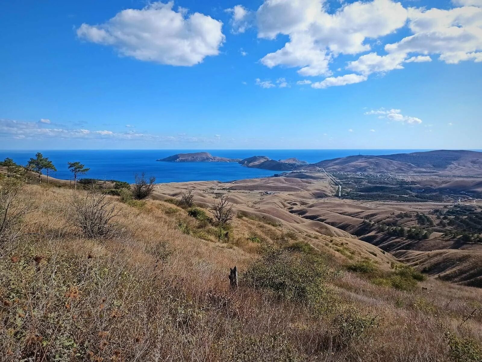 Тепе оба где находится в крыму. Тепе оба феодосия. хребет тепе оба феодосия. горы крыма массив тепе оба.