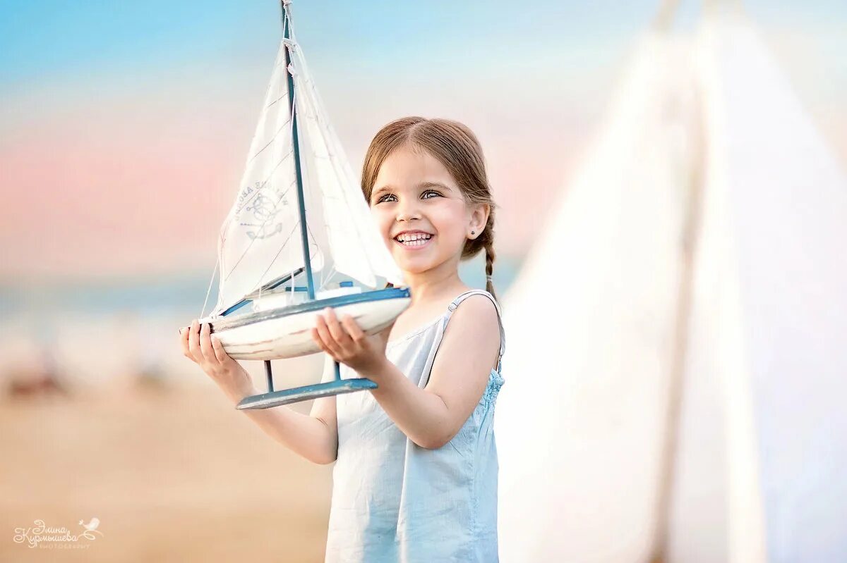 Парусник для детей. Девочки кораблики. Девочки кораблики. Девочки кораблики. Морские фотопрогулки.