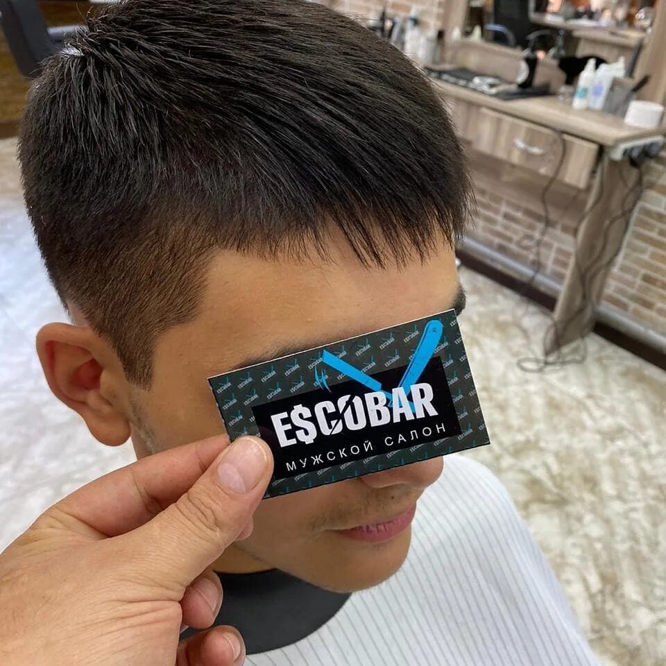 барбершоп махачкала. постеры для мужской парикмахерской. барбер процесс. ул титова в махачкале. барбершоп на дубнинской 53к2.