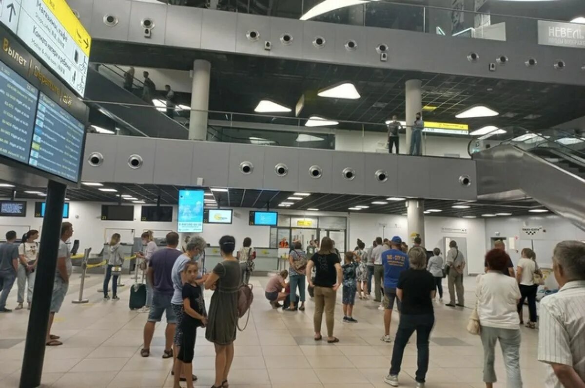 Аэропорт хабаровск международный терминал. Камера хранения хабаровск. Аэропорт хабаровск новый. Аэропорт хабаровск внутри. Аэропорт хабаровск внутри.