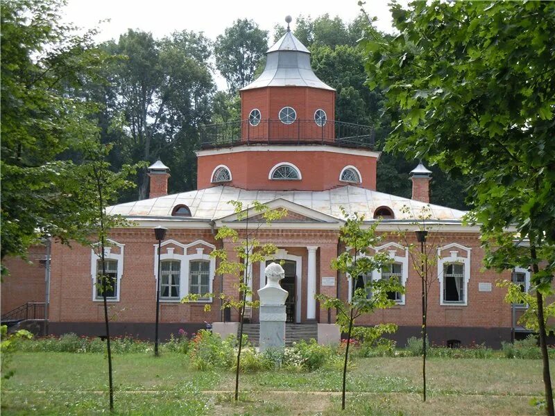 Толстой красный рог. Музей-усадьба Алексея Толстого в Красном Роге. Музей усадьба а к Толстого в Красном Роге. Красный Рог Брянская область музей усадьба Толстого.