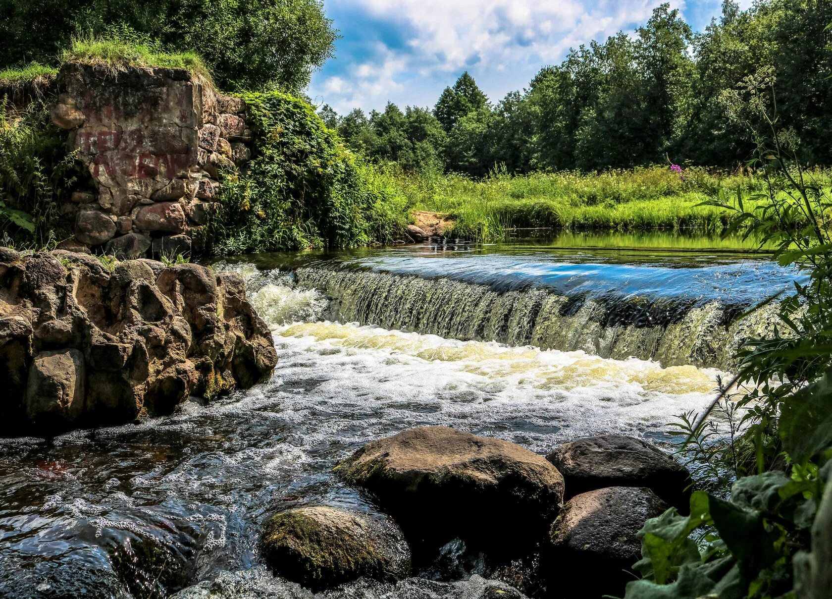 Водопад миоры. Водопад миоры. Водопад на браславских озерах. Водопад на реке вятка беларусь. Водопад миоры.