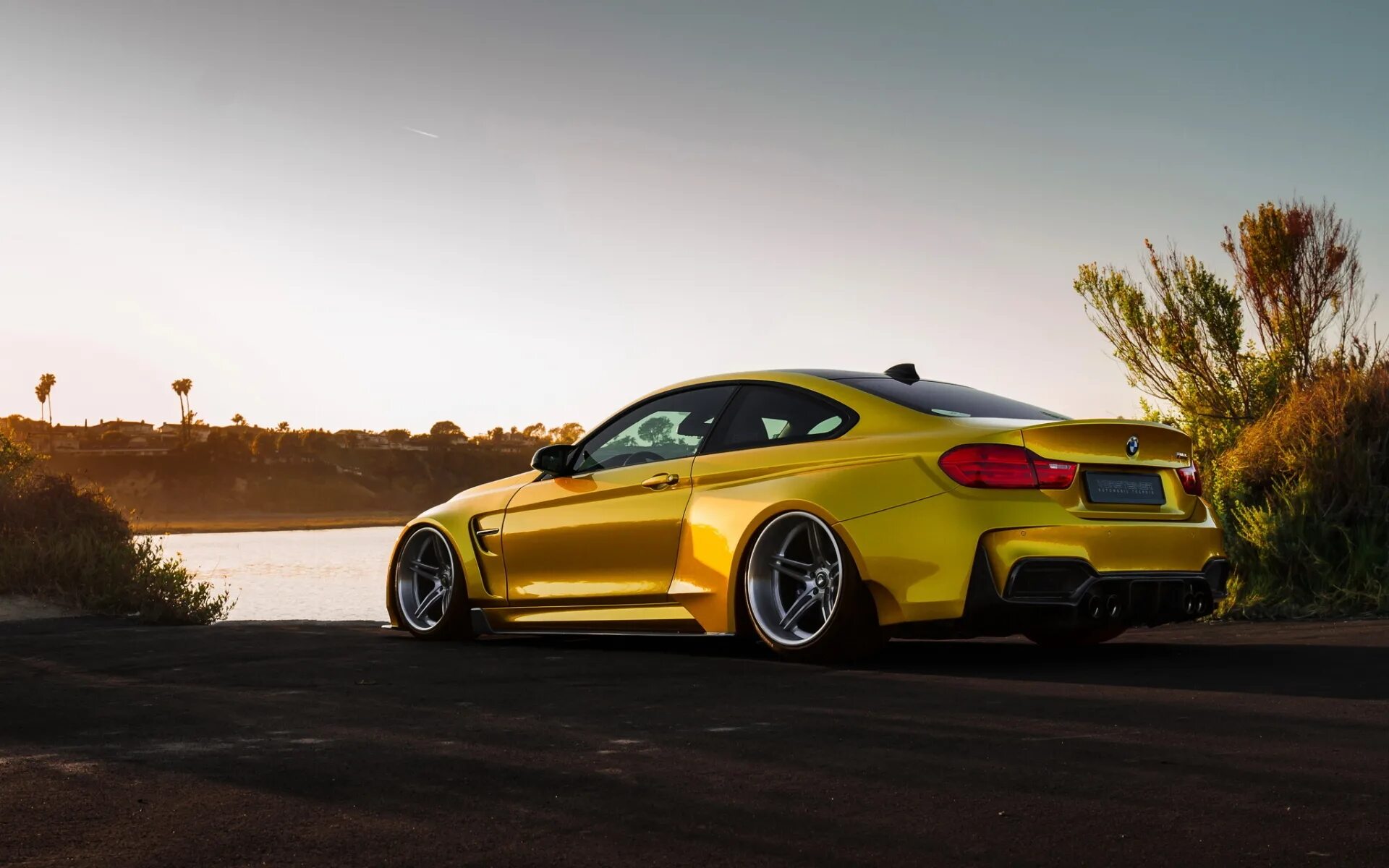 BMW m4 f82. BMW m4 Coupe. BMW m4 f82 gt4. BMW m4 f82 Золотая.