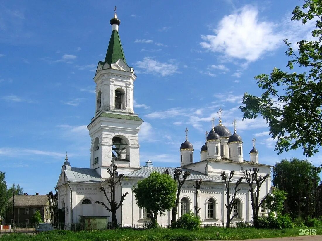 Город белая церковь украина. Храм троицы живоначальной («белая троица») в твери (тверь). Под белой церковью. Церковь белая троица тверь. Белоцерковь город украина.