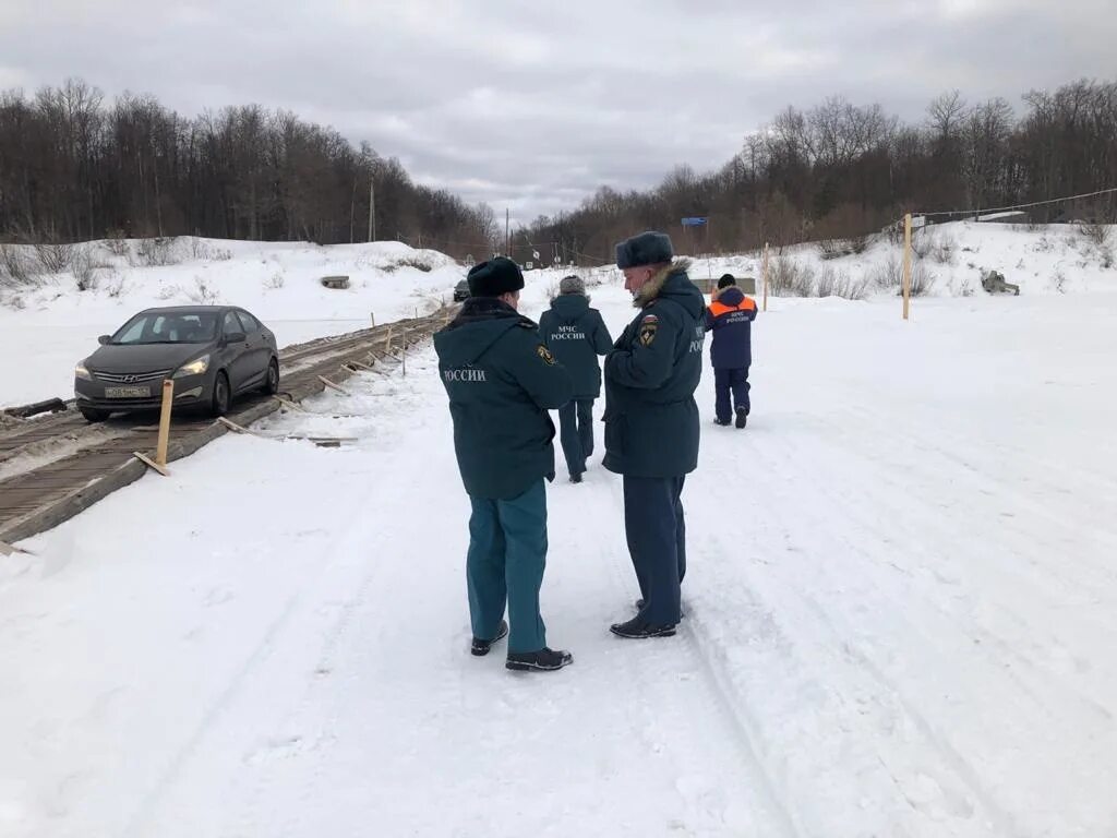 Переправа через суру в шумерля. Переправа в шумерле через суру. переправа через суру в шумерля на данный. мост дружба через суру шумерля.