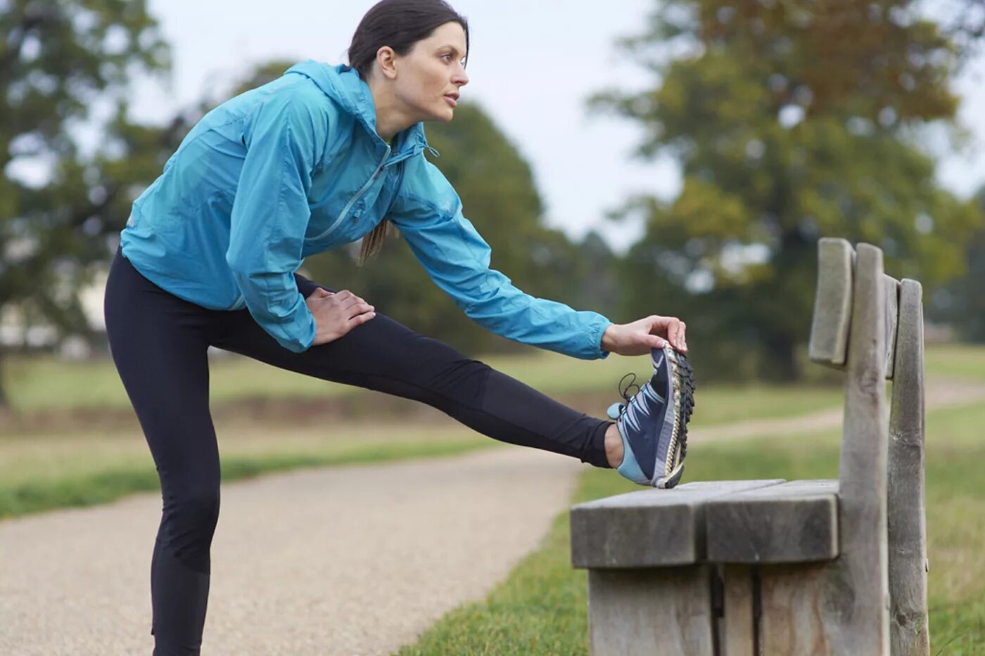 Get up go jogging. ورزش۳. Бег и стресс. Месячные и спорт. Он занимается джоггингом.