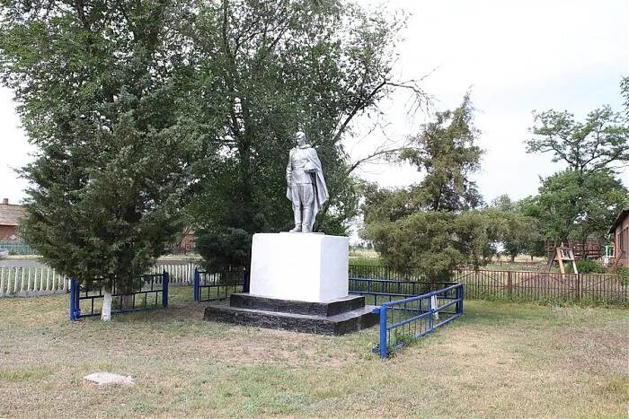 дубовский район ростовская область хутор сир. дубовский район хутор мирный. памятник павших борцов дубовского района. дубовское ростовская область погода хутор мирный. (село дубовское; хутор ериковский).