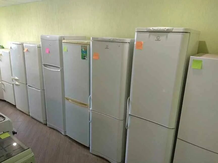 Авито бытовая техника рыбинск. Магазин б/у холодильников. Авито бытовая техника рыбинск. Авито бытовая техника б/у. Индезит холодильник 2-х камерный.