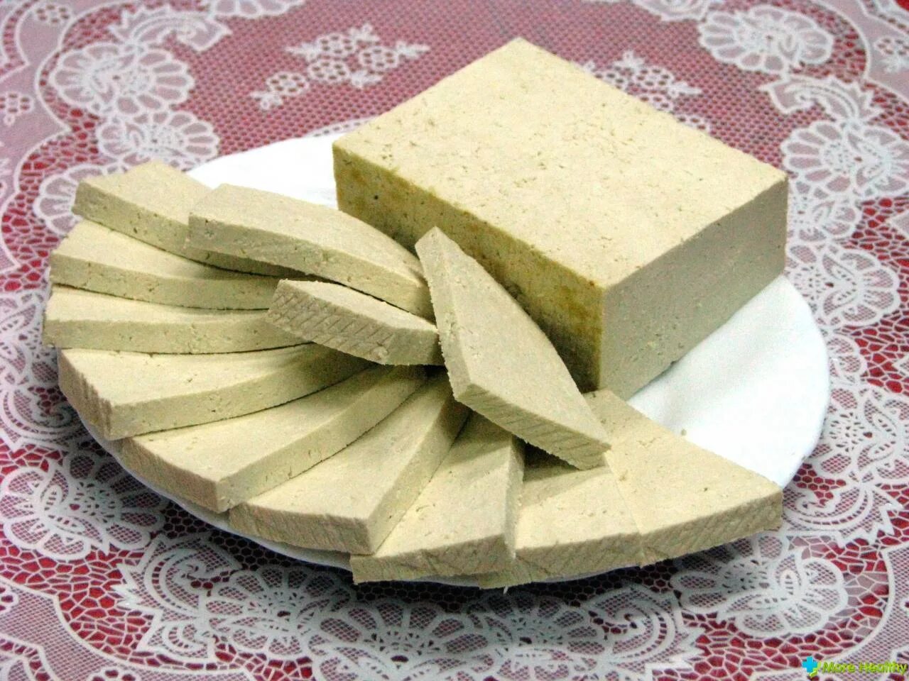 Сыр тофу из чего делают польза. Сыр тофу. Соевый сыр название. Польза сыра тофу. Калорийность сыра тофу.