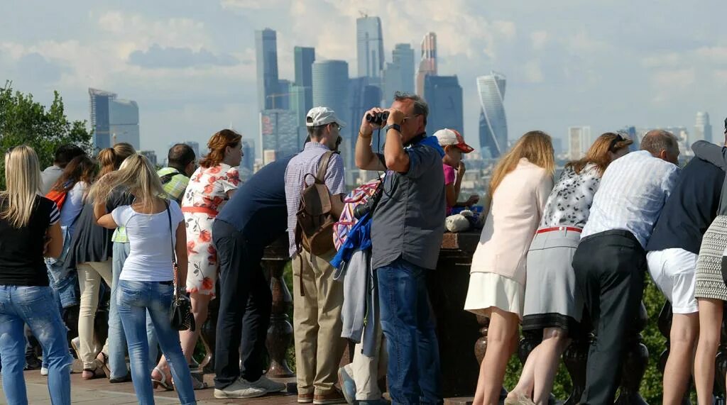 Население москвы выросло. Жители города. Жители Москвы. Жители Москвы 2050. Население Москвы.