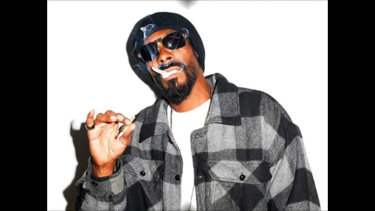 Like snoop dogg. Snoop dogg drop it like it's hot. Снуп дог в капюшоне. Доктор дре и снуп дог. Mlg снуп дог.