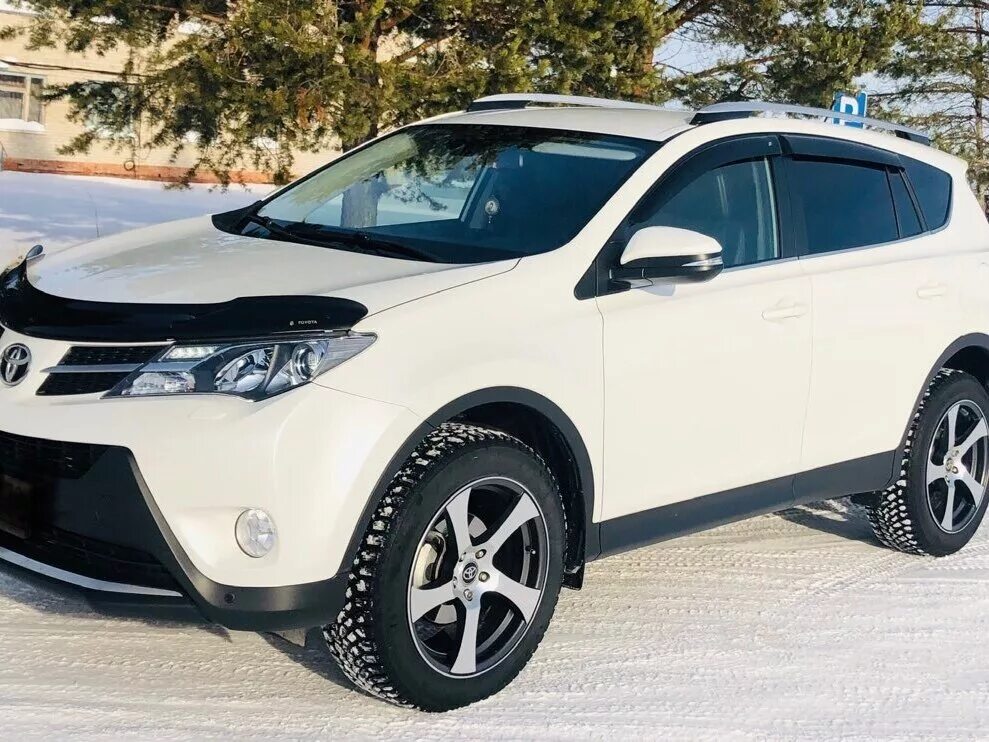 Тойота рав 4 год выпуска 2014. Toyota rav4 2014 белая. Тойота рав 4 белая 2014 года. Rav4 2014 белый. Тойота рав 4 2015 года белая.