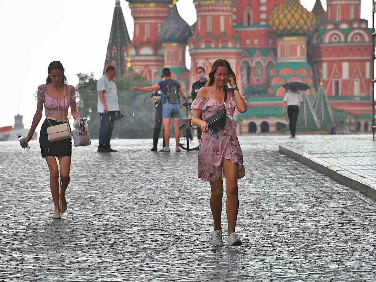 Погода в Москве. Москвичи летом. Москва днем. Погода в Москве на сегодня. Ветер г москва