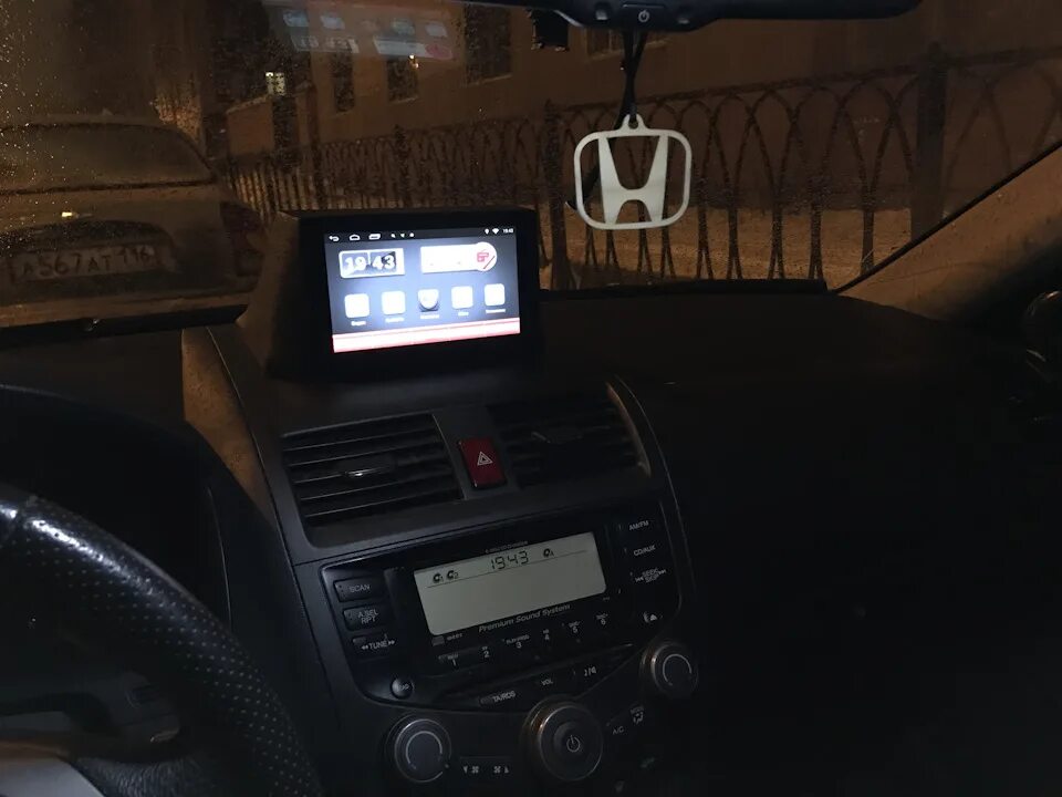 Андроид аккорд 7. Складной монитор для honda accord 7. рамка под андроид магнитолу хонда аккорд 7. внешний андроид дисплей на хонду аккорд 7. монитор на потолке аккорд 7.