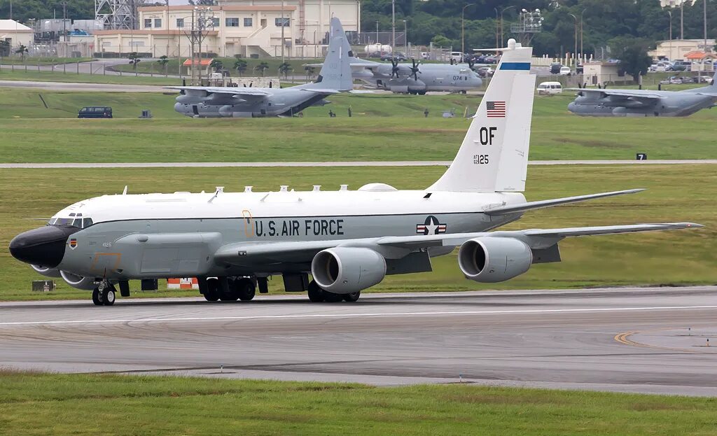Rc 135w rivet joint. Boeing rc-135w. ввс rc-135w rivet joint. американский разведчик rc-135w. боинг 135.