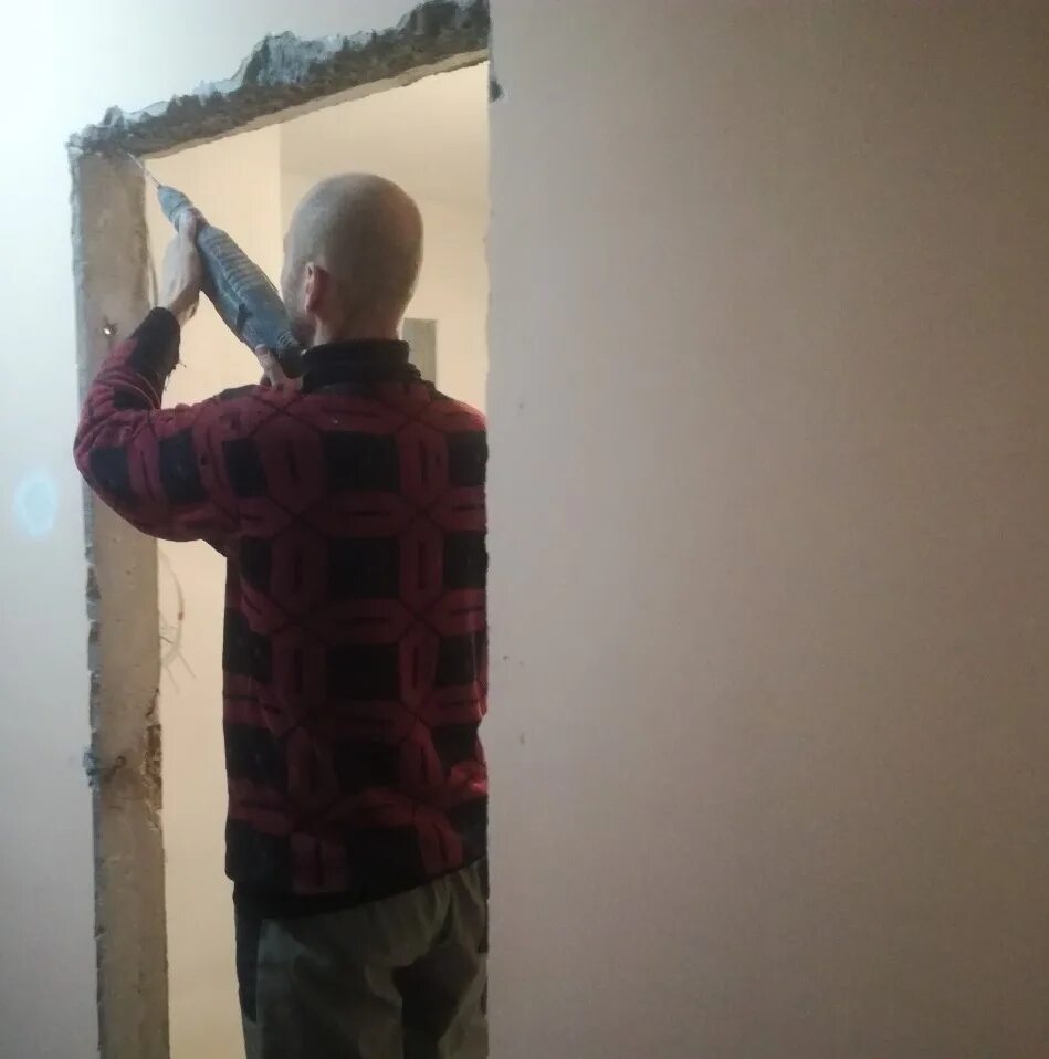 Подготовка дверного проема к установке межкомнатной двери. Подготовка проема. Подготовка проема. Схема проема для установки гаражных секционных ворот. Подготовка проема для установки межкомнатной двери.