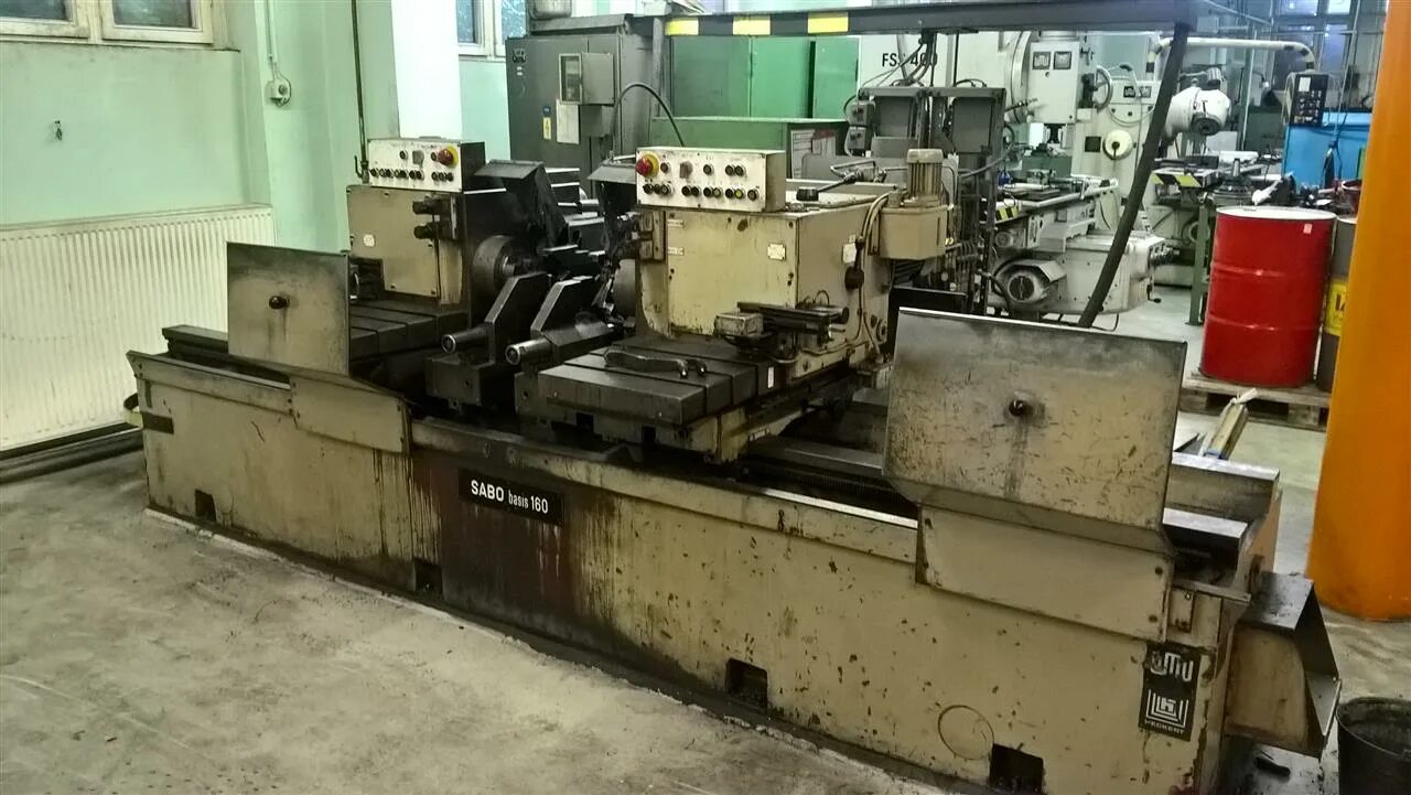 Facing machine