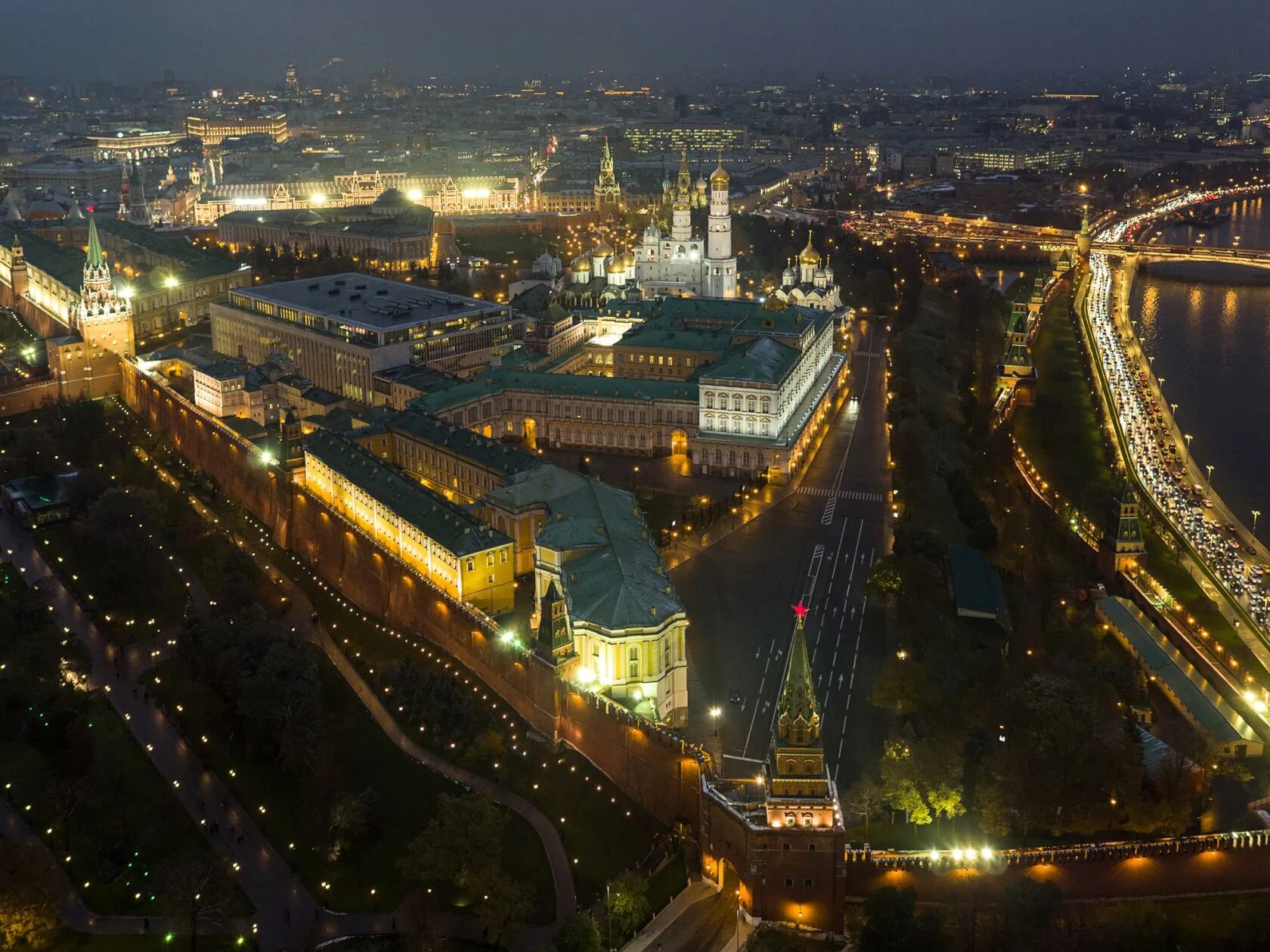 Кремлевский вид. Московский Кремль с высоты. Московский Кремль сверху. Москва Кремль с птичьего полета. Кремль Москва с высоты птичьего полета.