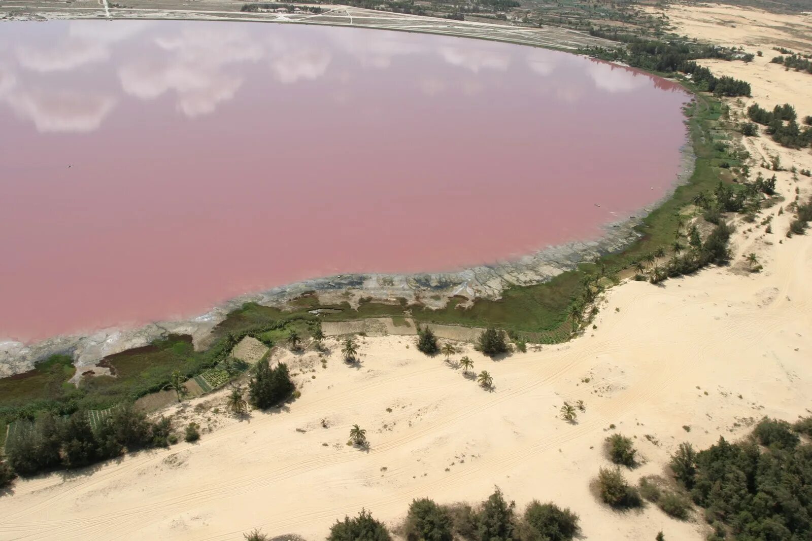 Озеро Ретба Сенегал. Ретба — розовое озеро в Сенегале.. Озеро Ретба, Сенегал, Африка. Озеро Ретба (Retba), Сенегал.