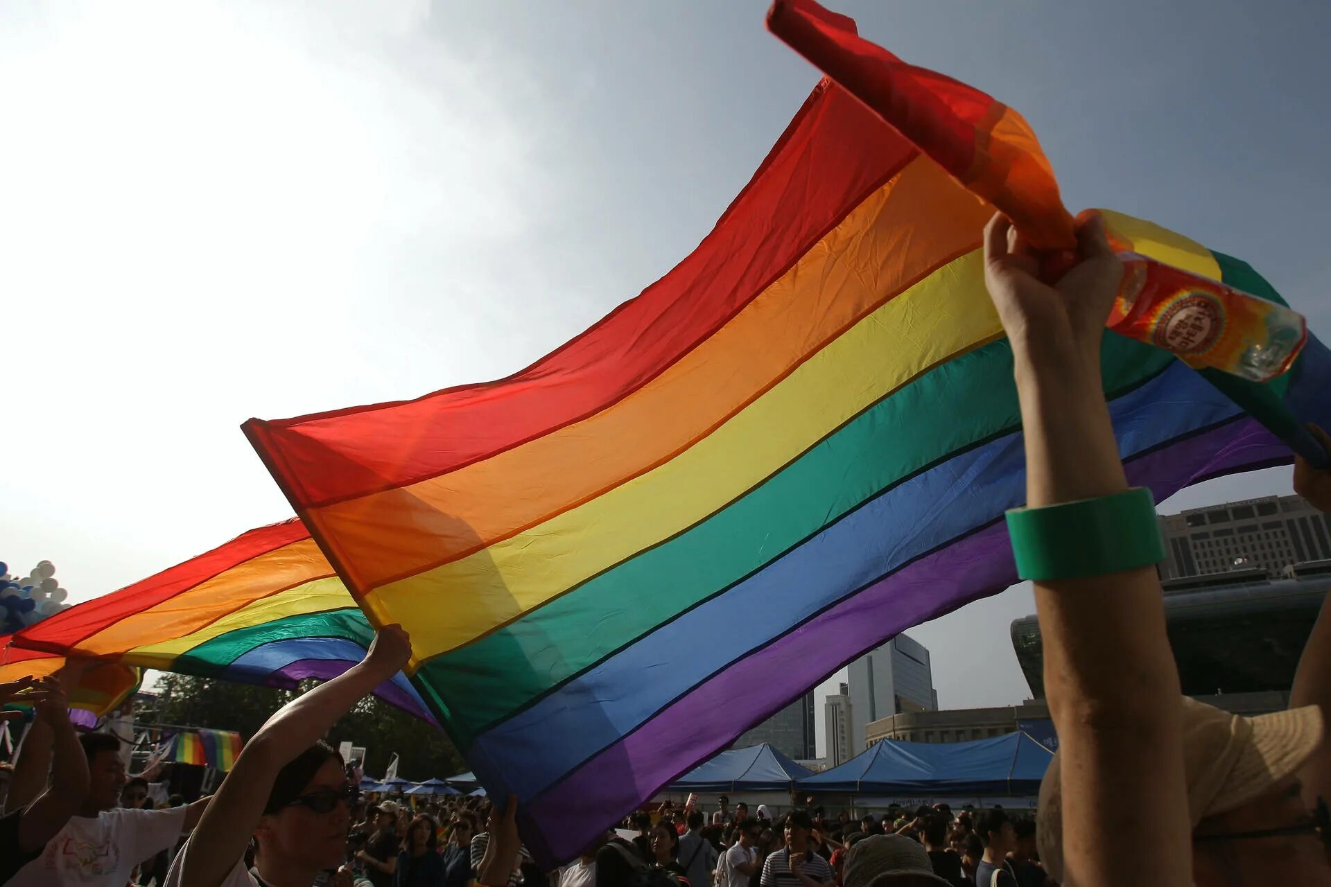 ЛГБТ Прайд. Флаг ЛГБТ. Радужный флаг. Радужные флажки.