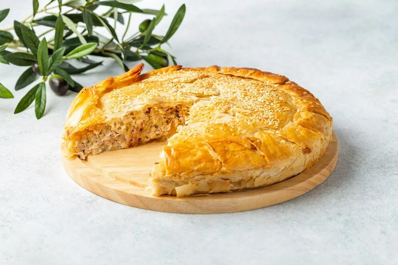 Как называется пирог с курицей. Мини киш лорен. куриный пирог. пирог с курицей и картофелем. пирог с курицей и сыром.