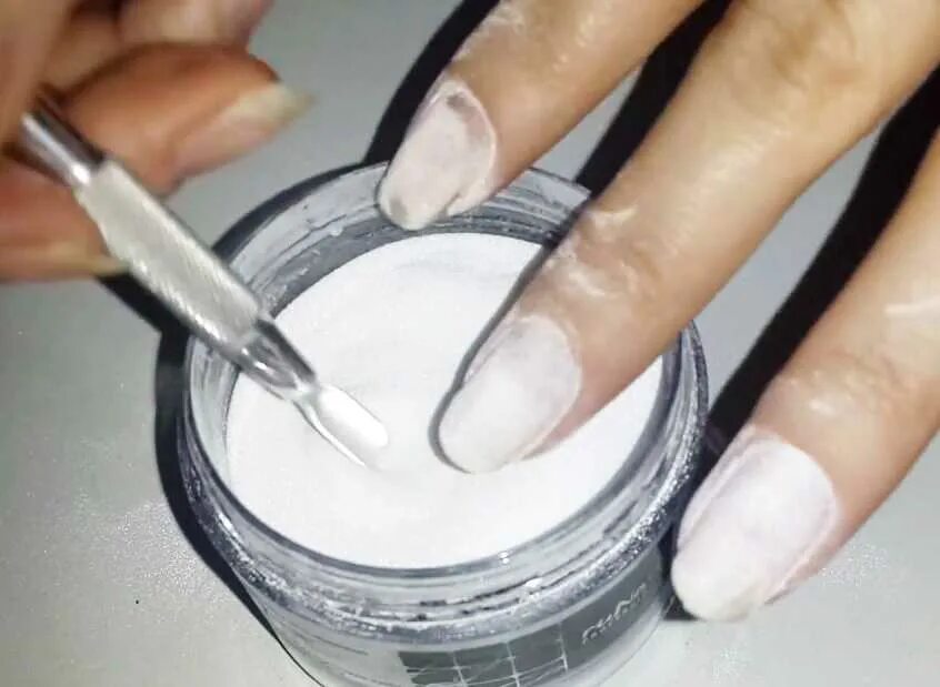 Как правильно наносить акриловую. Последовательность нанесения гель лака. Стык ванны и плитки герметиком. Поле гель для наращивания на верхние формы. Полигель лак для наращивания формы.