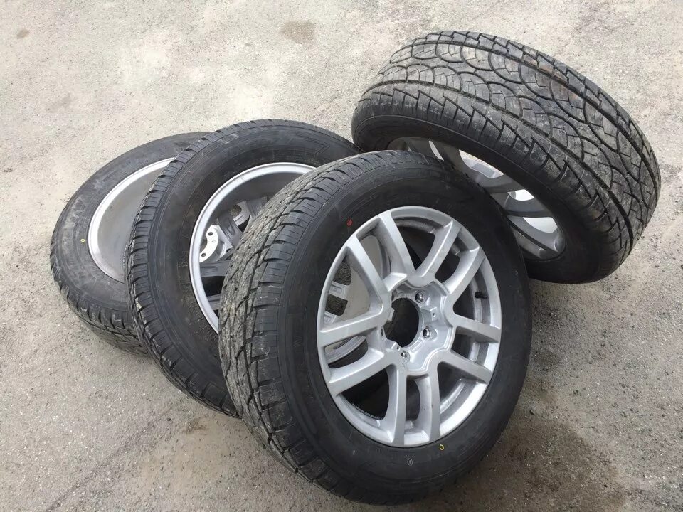 Купить резину 15 радиус авито. 245 60 R18 УАЗ. УАЗ Патриот колеса 245/60 r16. Резина для УАЗ Патриот 245/60 r18 летняя. Шины 245/60 r18 для УАЗ Патриот.